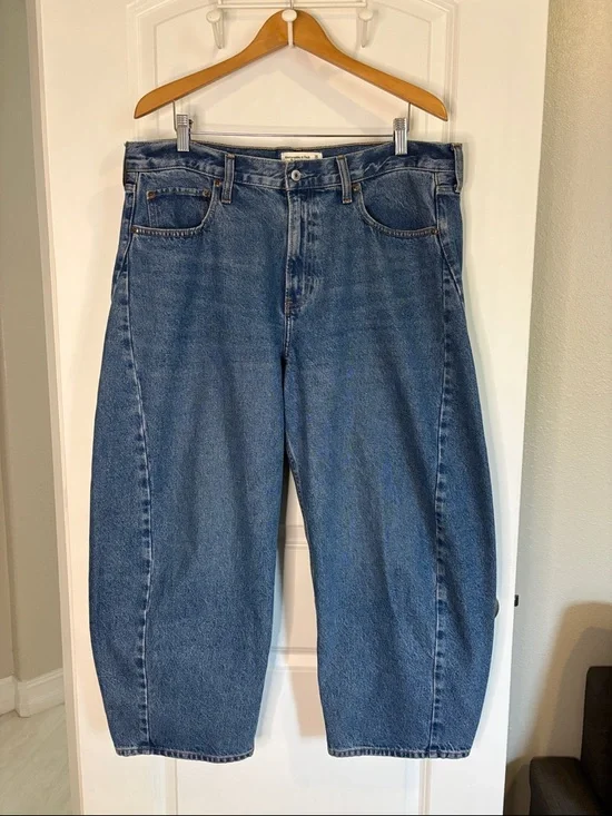 Abercrombie and Fitch The Barrel Jean Mid Rise Curve Love Size 32/14 S - Picture 2 of 11